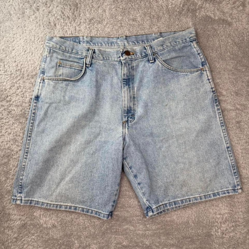 Light wash denim‎ jorts